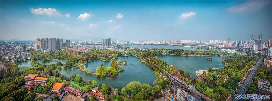 俯瞰安庆莲湖风景区。（傅建军）